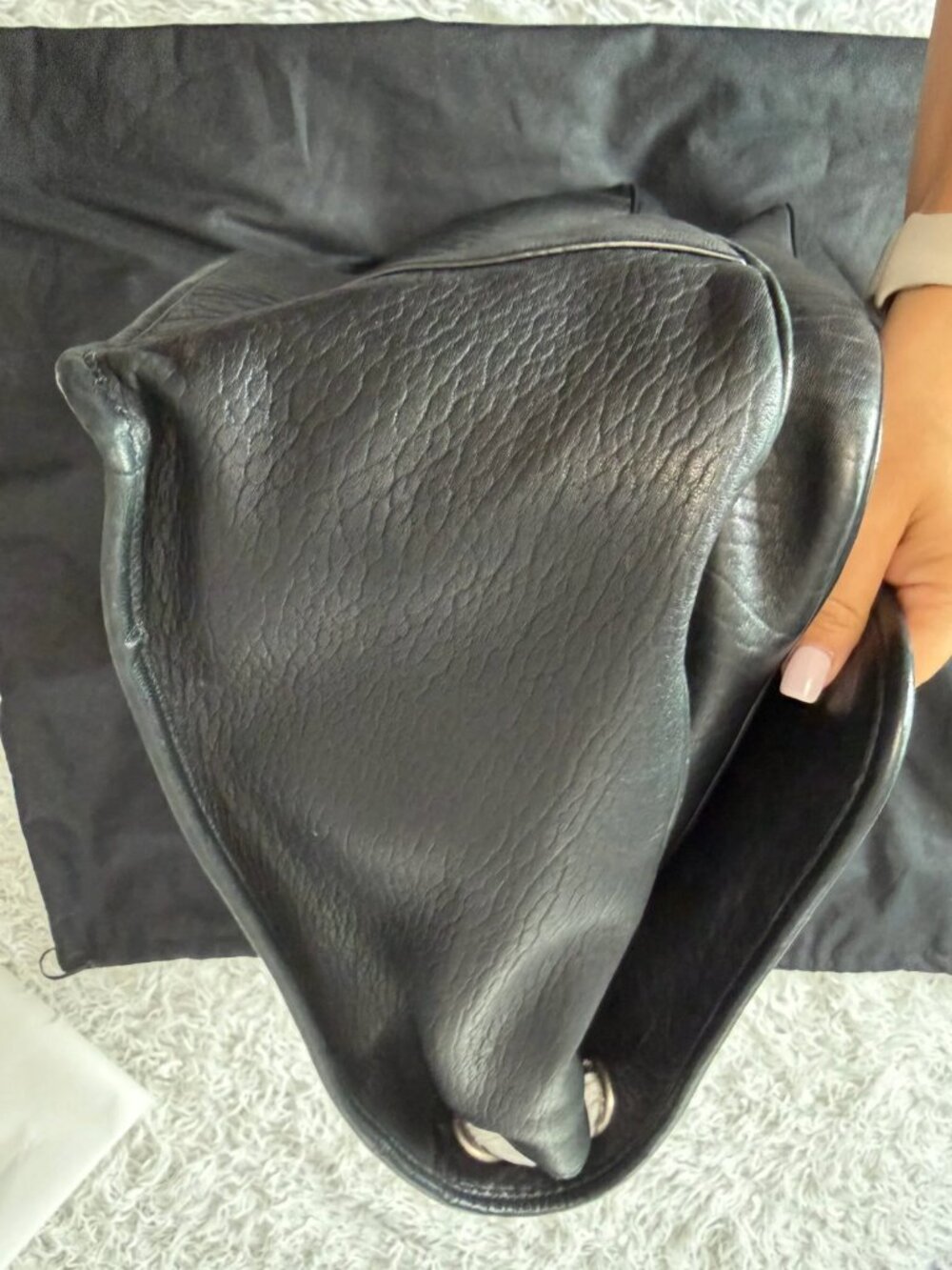 Saint Laurent Quilted Lambskin Leather XL Niki Bag Black - Picture 5 of 14